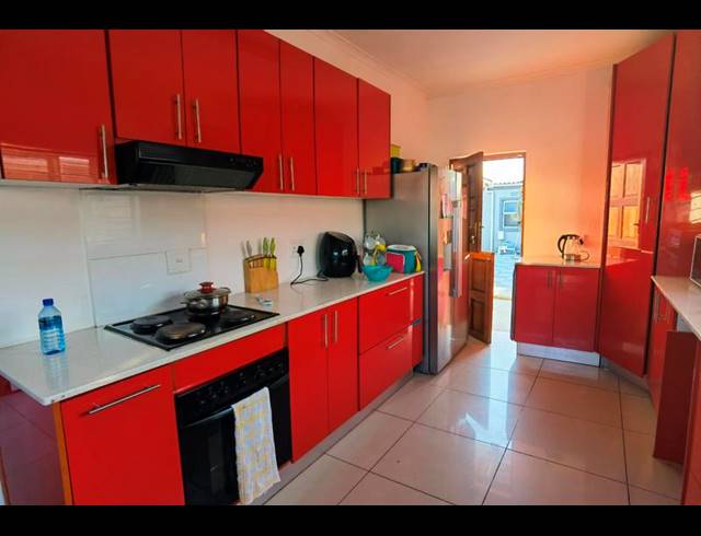 7 BEDROOM HOUSE FOR SALE IN RICHMOND ESTATE